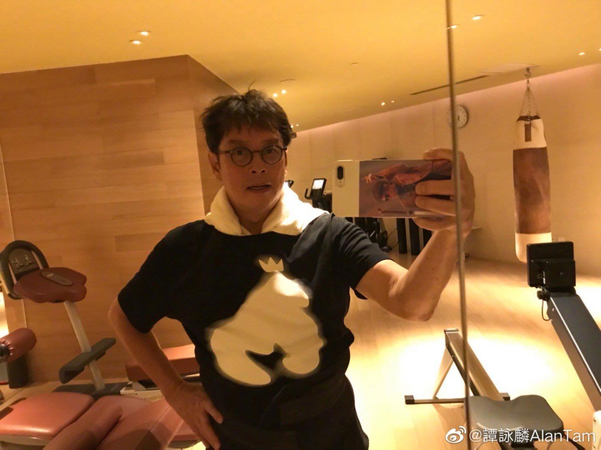 网友指自己的23岁女友一直都是谭咏麟的粉丝。