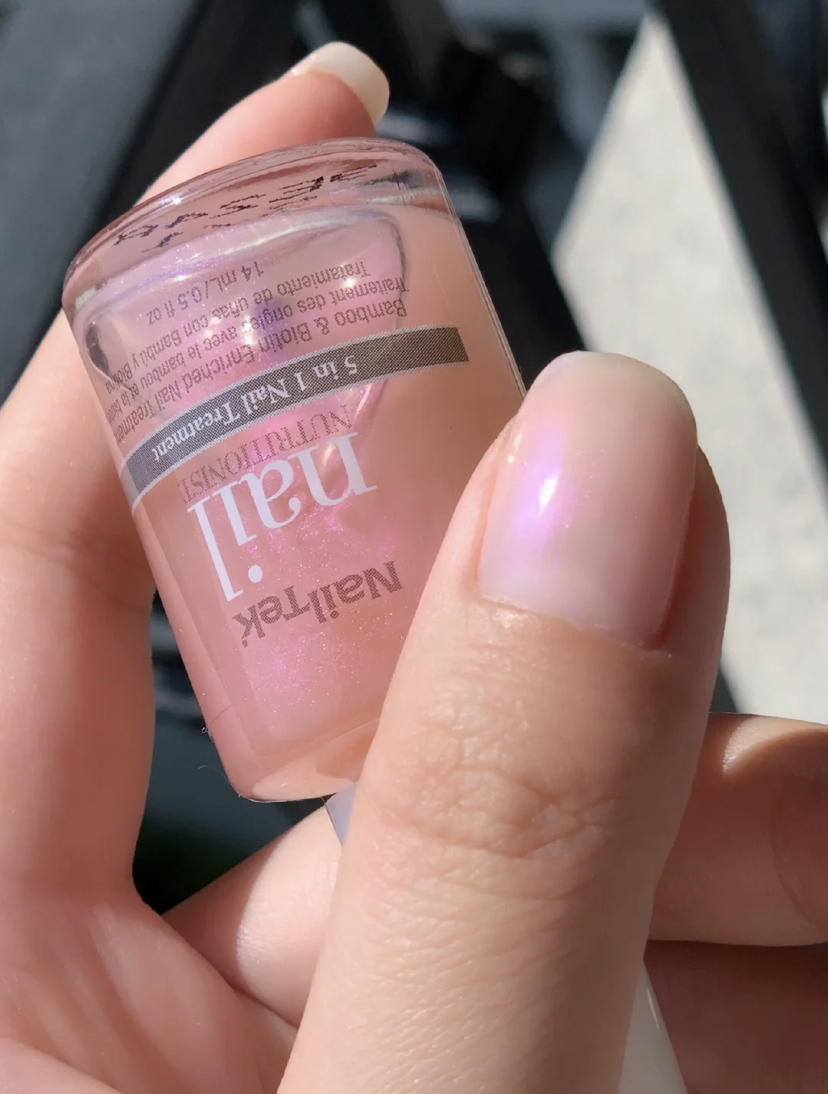 自带粉嫩嫩细闪的护甲油太有少女心啦~!