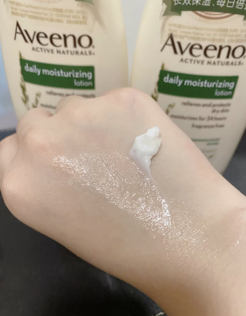 属于很细腻好推开的乳液质地,吸收度非常快让肌肤长效保湿保湿水润感!