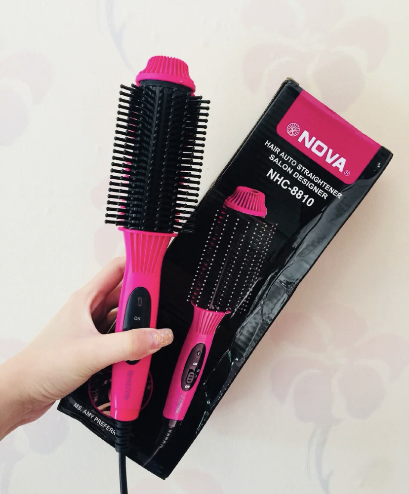 最适合用来打造简单日常的内卷发型，轻轻一梳就能让头发变得更柔顺，再发尾部位内扣就能打造出好看的内卷啦～