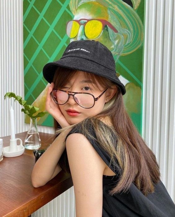 参与该调查的马来西亚女生用户中，共有75%表明更偏爱身材有点肉肉的「微胖男生」，有肚腩看起来更性感，甚至有事业有成的即视感呢！ 另外则有11%的女生表明更钟情于身材健硕的男生；剩余的少部分女生则觉得精瘦型、身材较为骨感的男生比较有魅力。