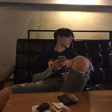 渣男一开始的言语和行为十分暧昧！但到手后总有理由不公开/确认恋情状态。