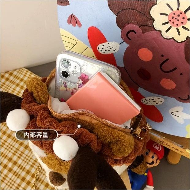 这款斜跨包不只颜值在线,就连实用性也超给力。基本上能装下迷你钱包、口红和迷你化妆镜~