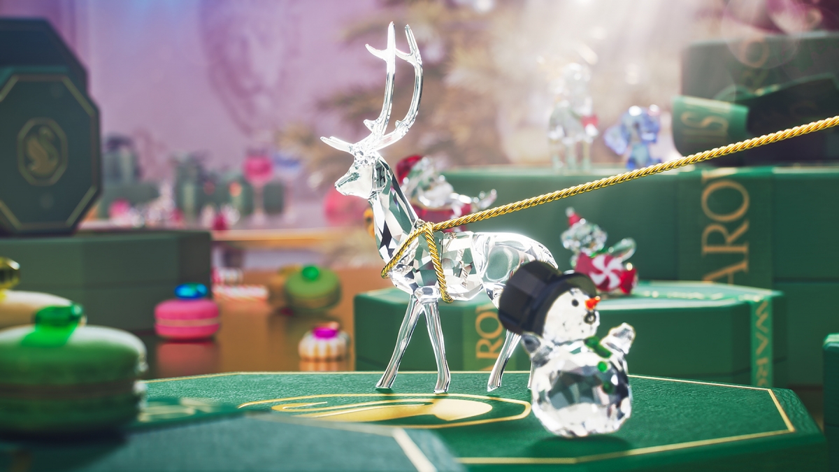 用闪亮璀璨的施华洛世奇水晶首饰、摆饰，闪耀过圣诞！