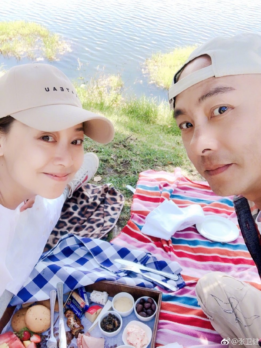 张卫健坦言,自己和太太张茜并不是一见钟情,并在采访中曝光了二人初相遇的经过。