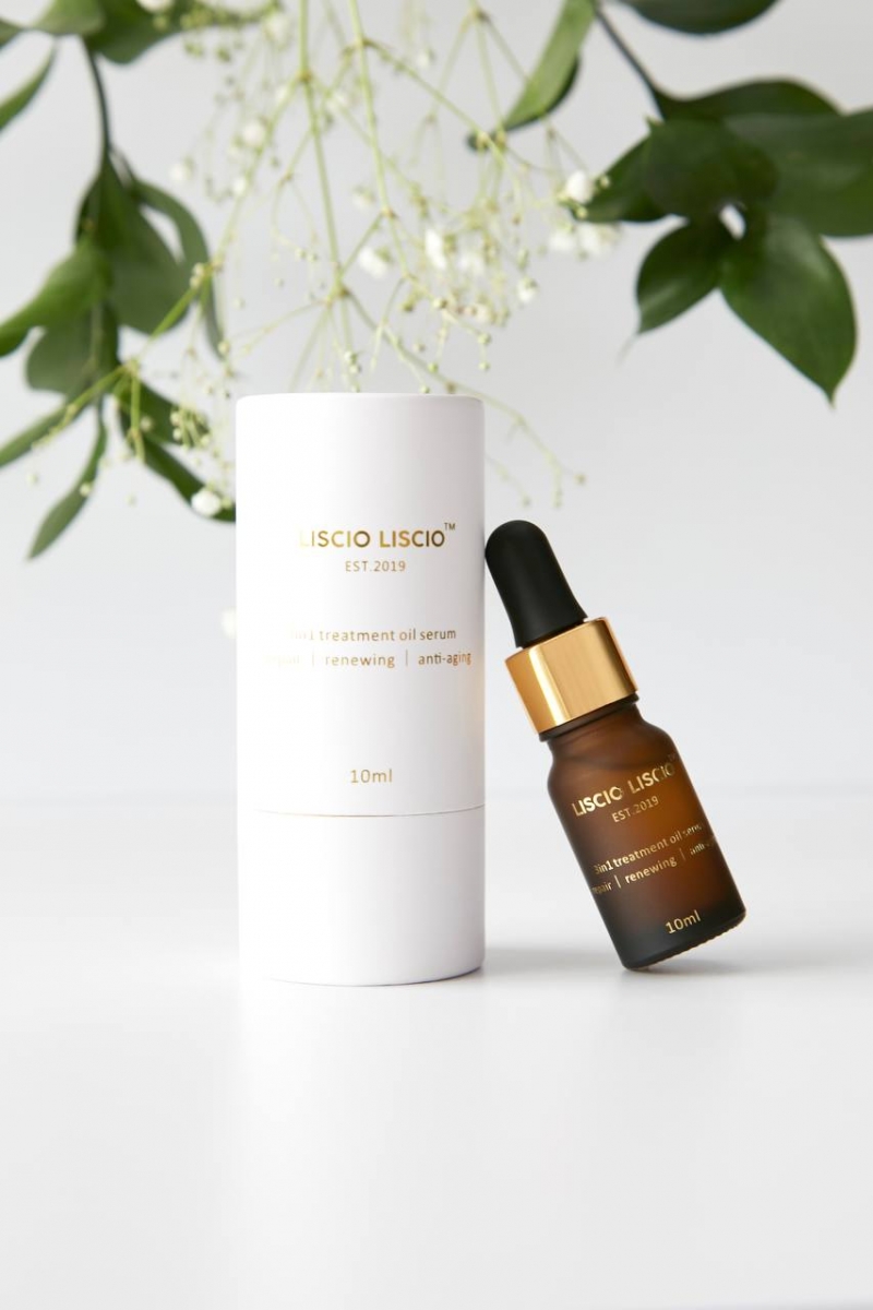 LISCIO LISCIO黄金人参精华油是源自天然对抗衰老的护肤好物!拥有分层抗老的黑科技,解密肌肤三层的护肤体系,由内至外紧致提拉、淡化黑斑、提高弹润度让肌肤恢复到年轻状态。