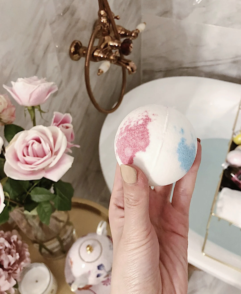 拥有着多种不同功效选择的浴球,每一个的外表都超级好看!绝对可以满足每个人心目中的梦幻泡泡澡~