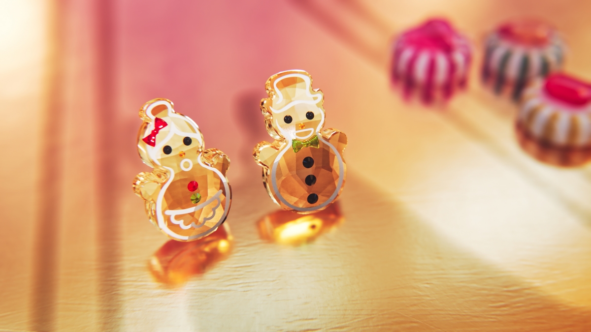 无比可爱的雪人造型姜饼人圣诞家居挂饰，也是本季Swarovski圣诞挂饰系列中的亮点之一！