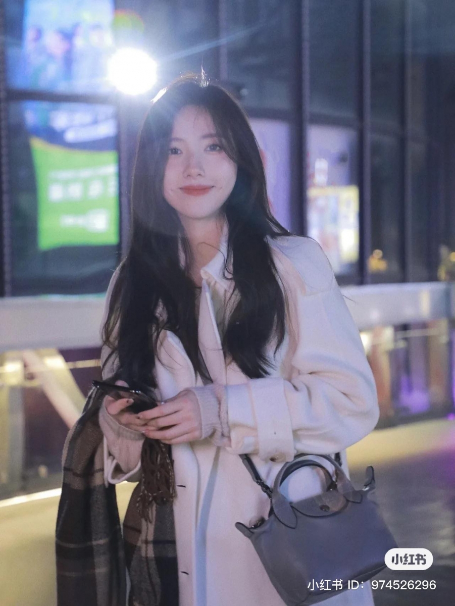 Le Pliage® Cuir包包材质柔软耐用,即使是皮质也可以折叠起来随意携带,完美展现个人穿搭品味和魅力!