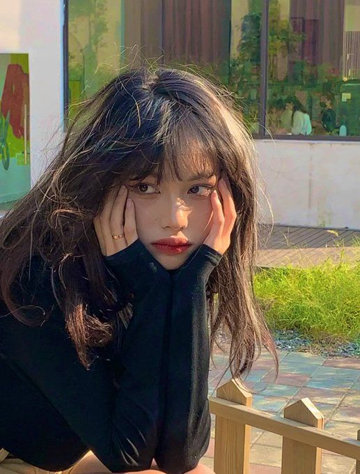 最好在晚上睡觉前的半小时用热水泡泡脚，并把泡脚时间控制在15～20分钟就没问题了。