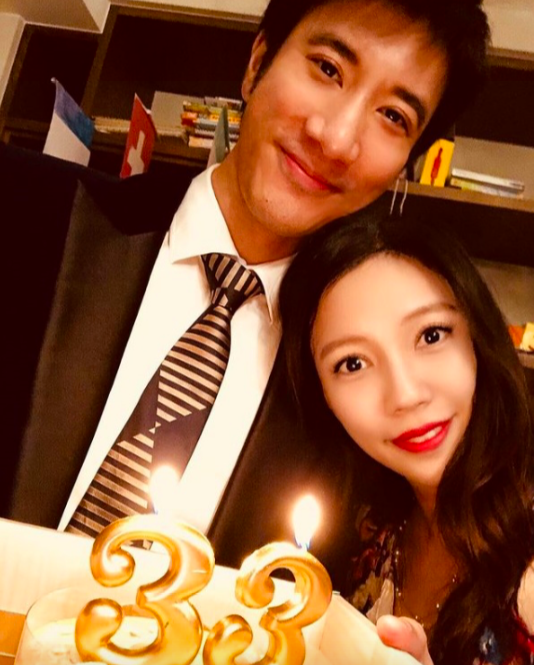王力宏与李靓蕾的这段婚姻关系,作为外人的我们无从断言孰是孰非。大家不妨从评断谁对谁错的思维角度抽离出来,透过这起轰动全城的名人婚变事件,以及当事人李靓蕾字字句句铿锵有力的上万字帖文内容,省视其中折射出的婚姻中男女平等、女性经济独立等议题。