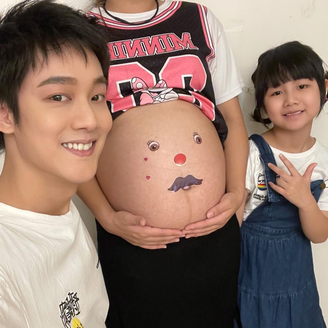 再次恭喜「那对夫妻」Kim & Nico 喜迎二胎,也恭喜可爱的妮妮荣升当大姐姐啦!