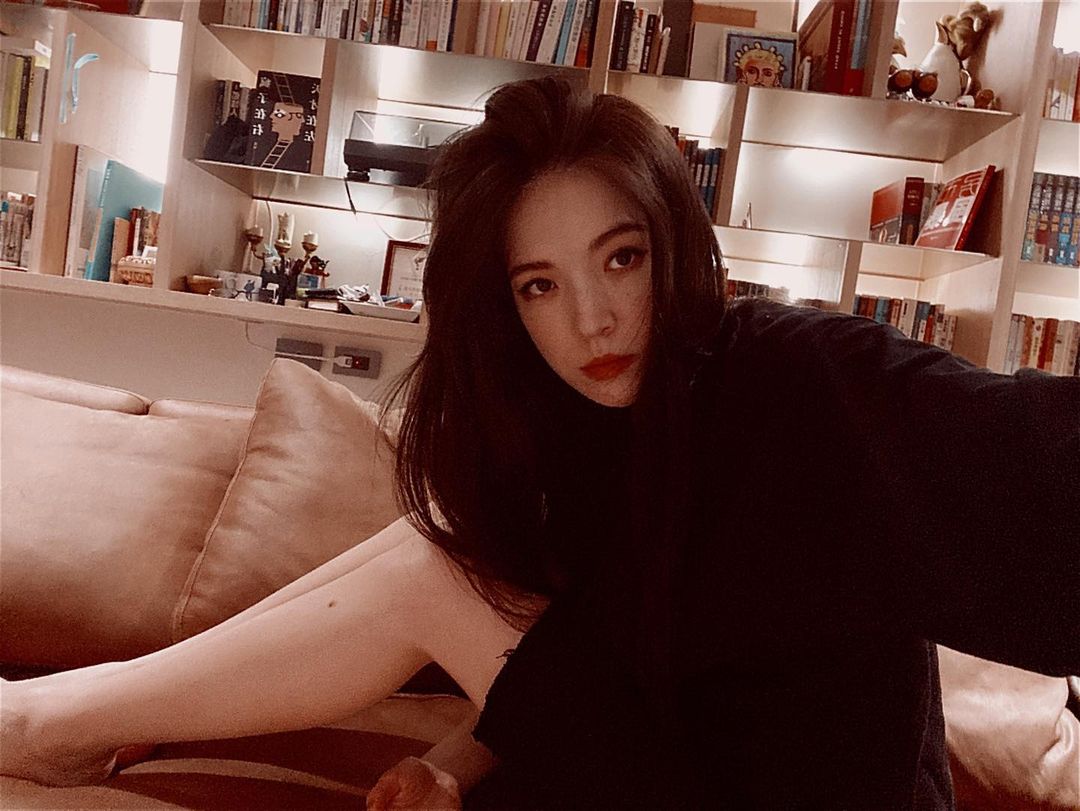 许玮甯爱情金句:「女孩们应该去享受生活,去感受爱与被爱,慢慢地累积自己的视野,时间会把你变成一个有故事的人。」