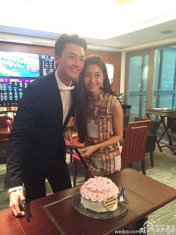 「太甜了」「看到你们互动我眼泪都要出来了」「还是挺希望你们复合的 气死小三」「大方秀恩爱真的很甜」「我爱了这么多年的夫妻，我哭了，好感动」