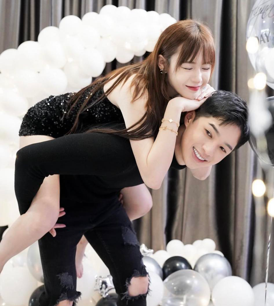 马来西亚网红圈传出喜讯，网红情侣档Diorlynn翁依玲和Wilbur黄劲达（达玲）结束6年爱情长跑正式步入婚姻！