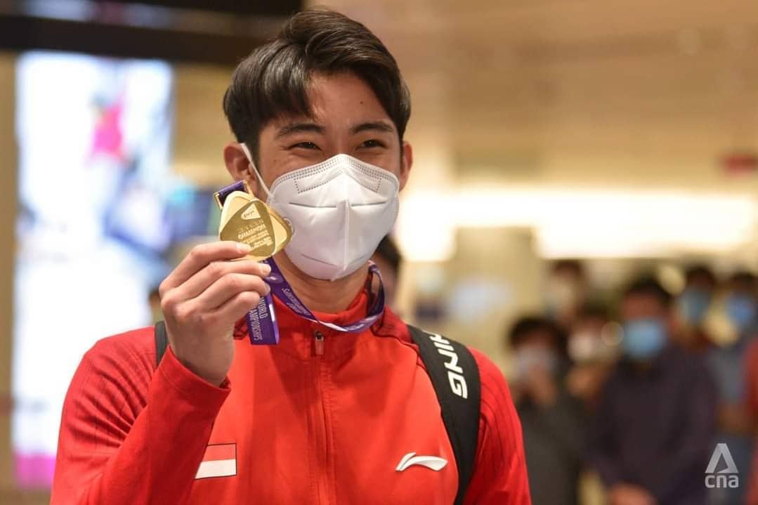 “如果骆建佑留在马来西亚发展,他能成为世界冠军吗?” 詹俊为则表示「不知道~但以大马羽总的竞争环境比较激烈,骆建佑很难获得足够发展。”