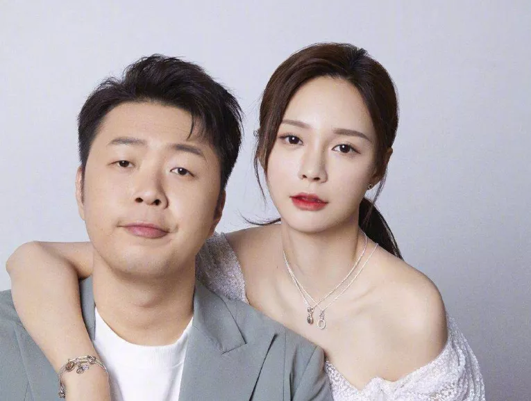 沈梦辰和杜海涛经常合体同框秀恩爱，时至今日已经相爱 9 年~这些年来都会传出结婚的消息，但传言最后都是不攻自破