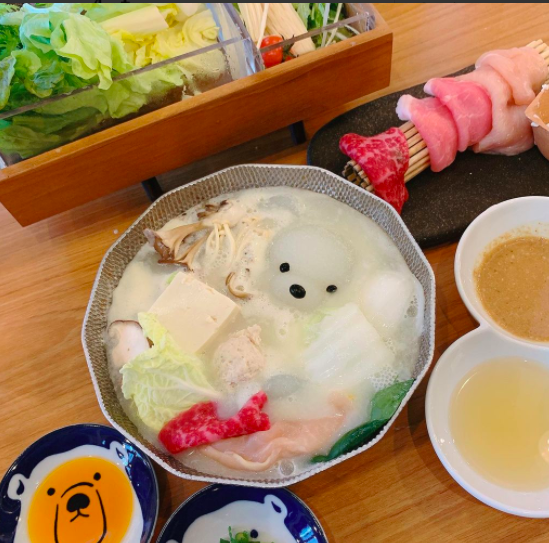 看这小熊慢慢融化进汤里，有点残忍的感觉啊哈哈！