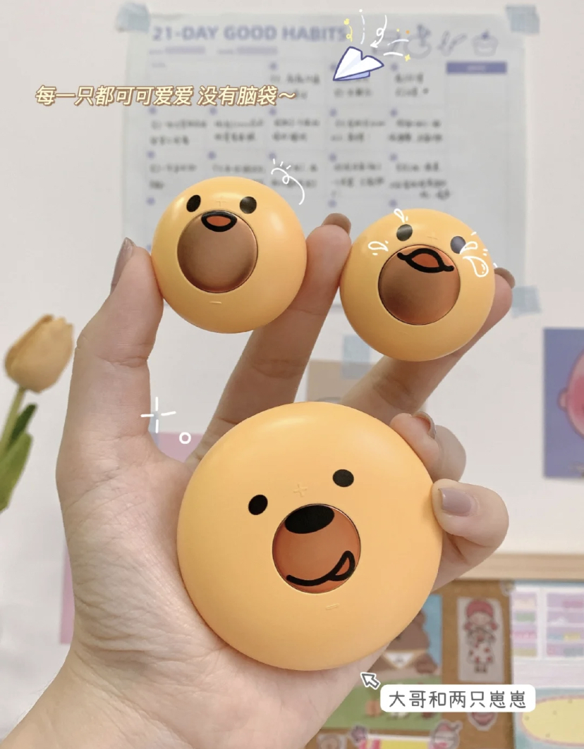 艾灸可以帮助疏通气脉帮助祛寒，尤其是女生体质偏寒容易经痛，可以多使用达到养生美颜的效果