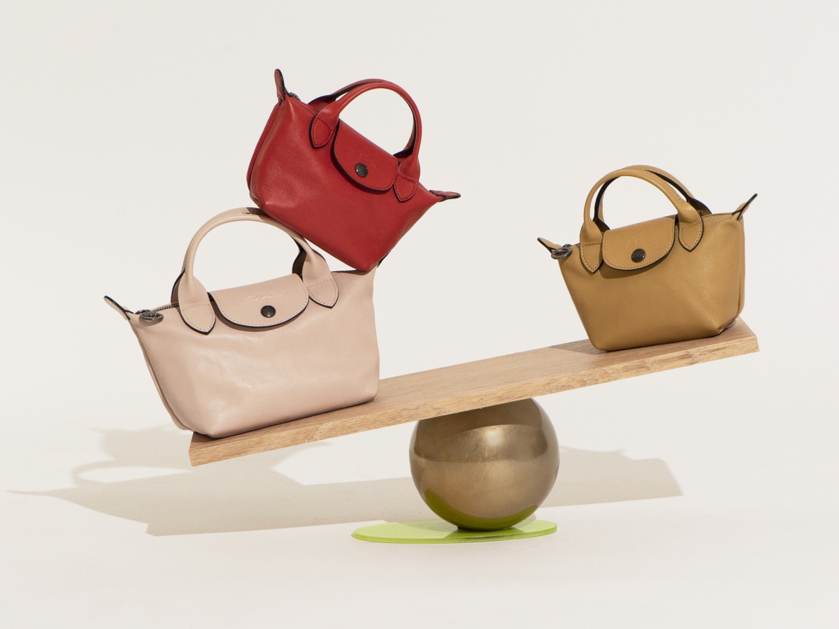 浅粉色、红色和蜜糖色Le Pliage® Cuir包包,何时何地都能创造专属于自己的时髦女伶风格!