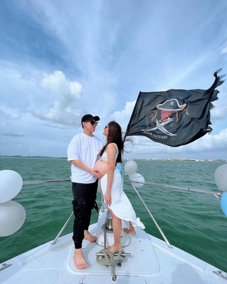 Jeff在个人Instagram上也不忘感谢伟大孕育新生命的太太。