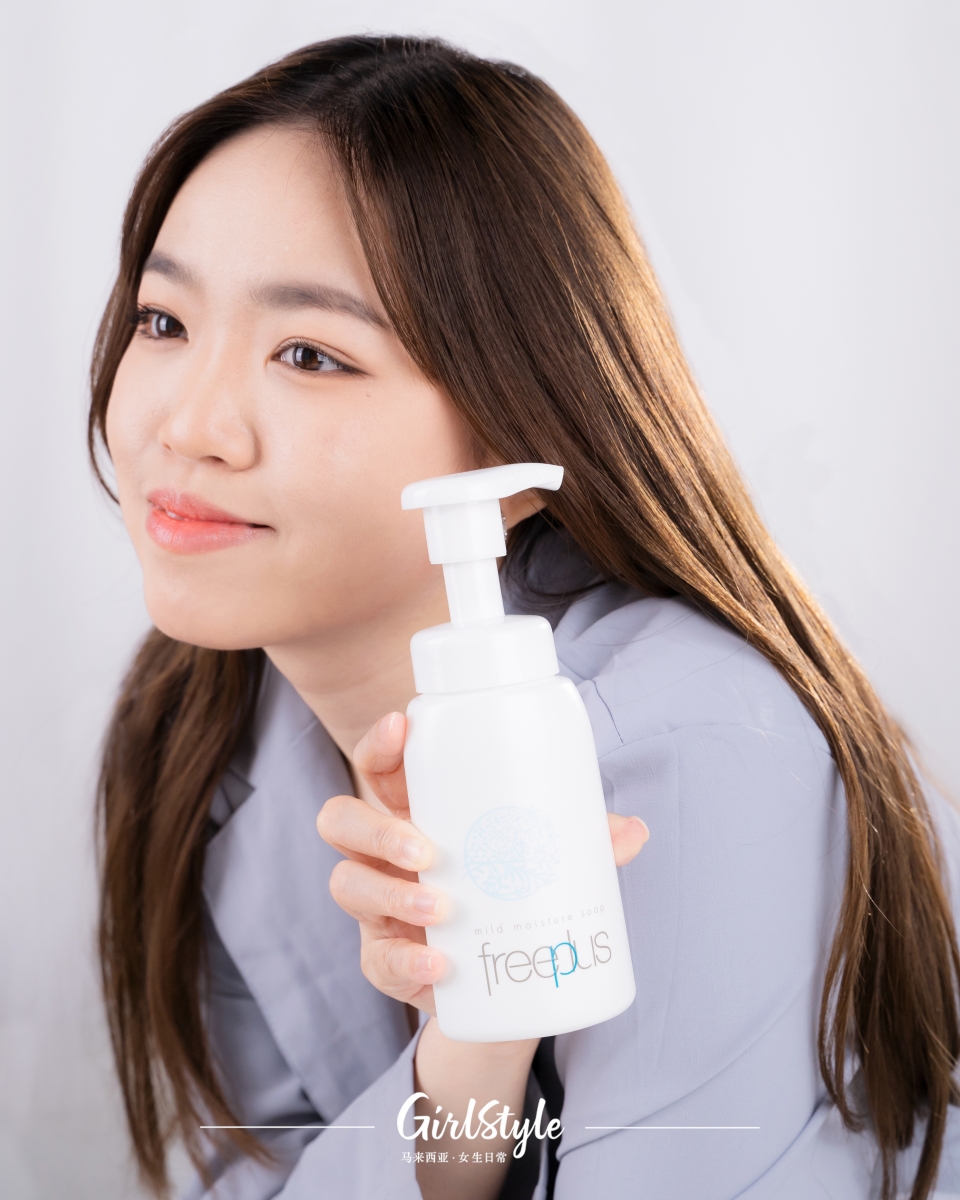 日常的忙碌生活导致作息不规律，难免就会让肌肤变得暗沉、干燥缺水或出油。不靠化妆真的很难打造出透亮感和气色。但这里偷偷告诉大家，日本女生能够养成元气好肌肤，全都靠日常坚持清洁和保湿的保养步骤！