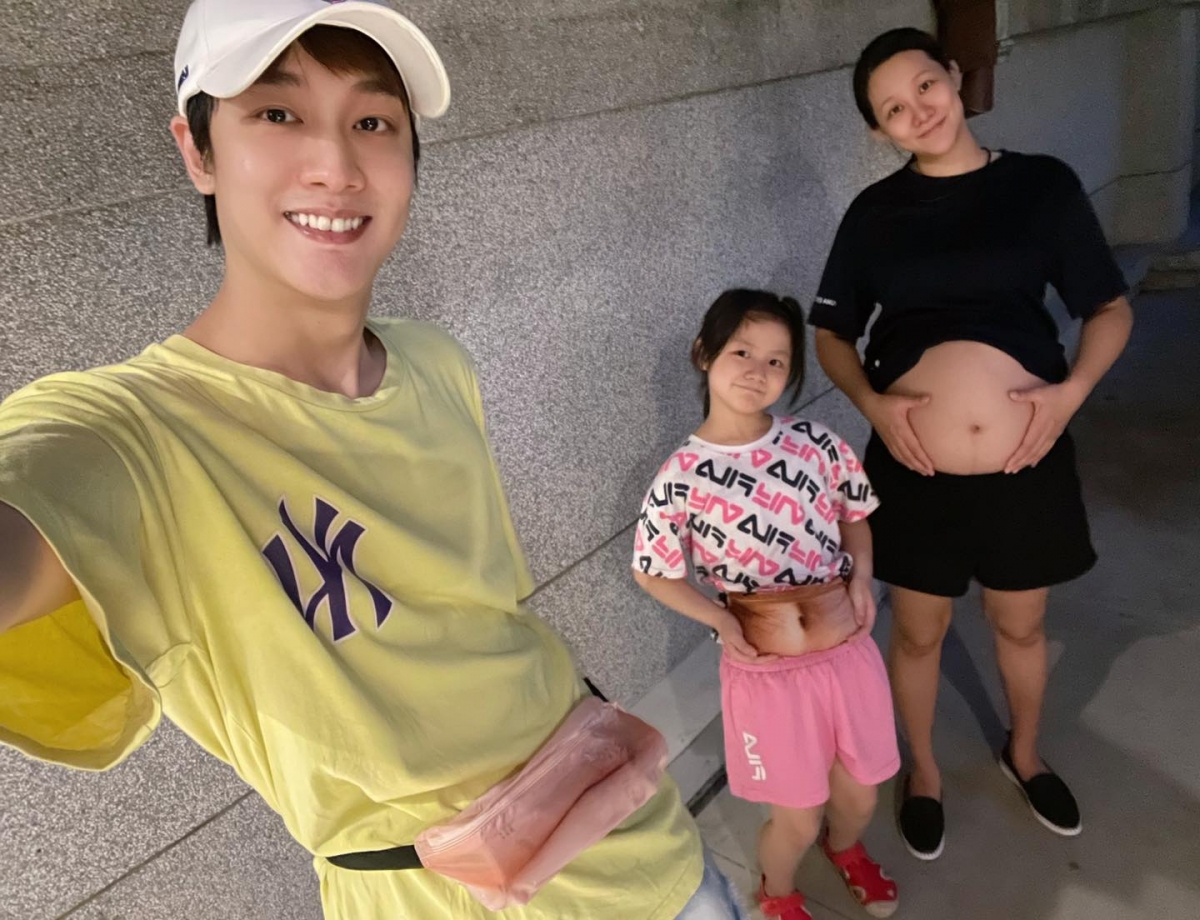 几天后才是Nico的正式预产期，今天Kim原本准备好带老婆出门约会，庆祝俩人相识第17周年纪念日，殊不知儿子惊喜报道！