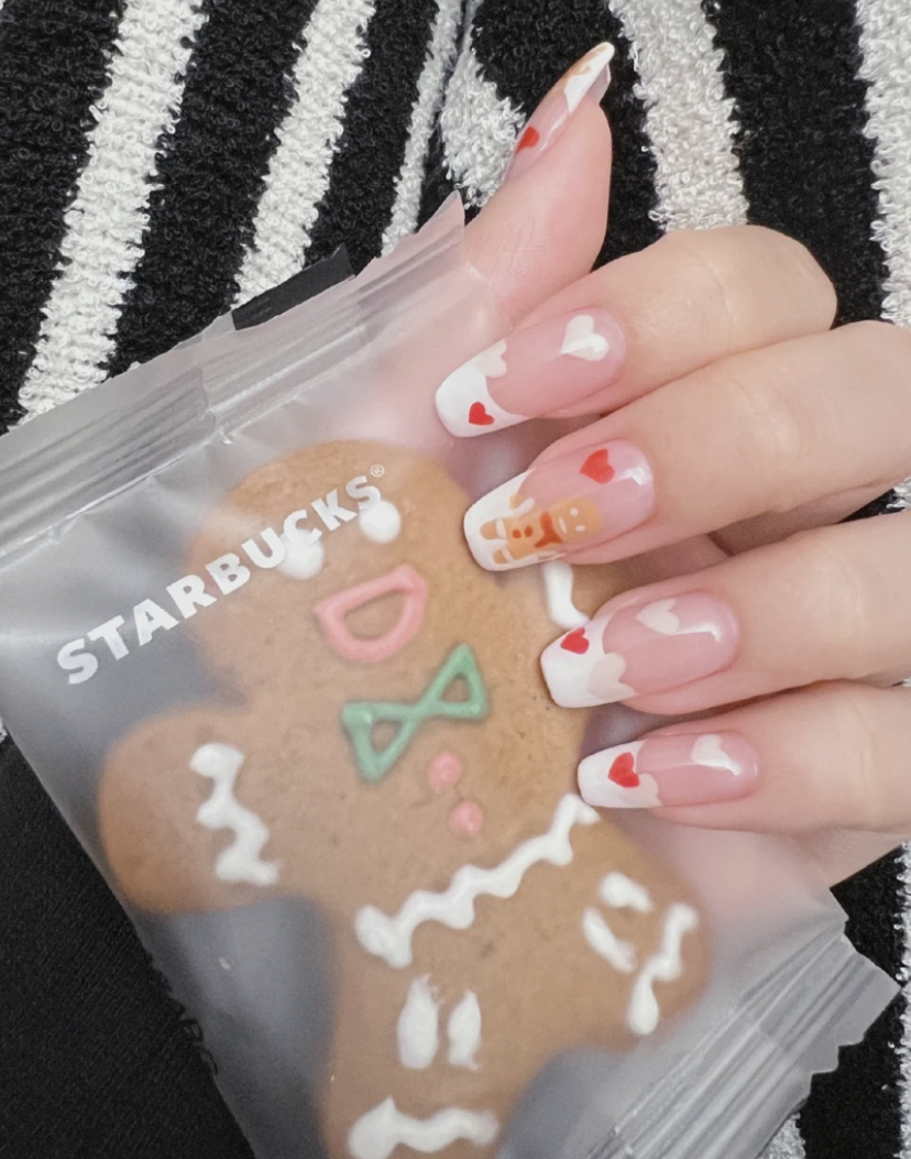 在简约的法式设计加上圣诞元素的手绘，瞬间变得可爱又有氛围感～