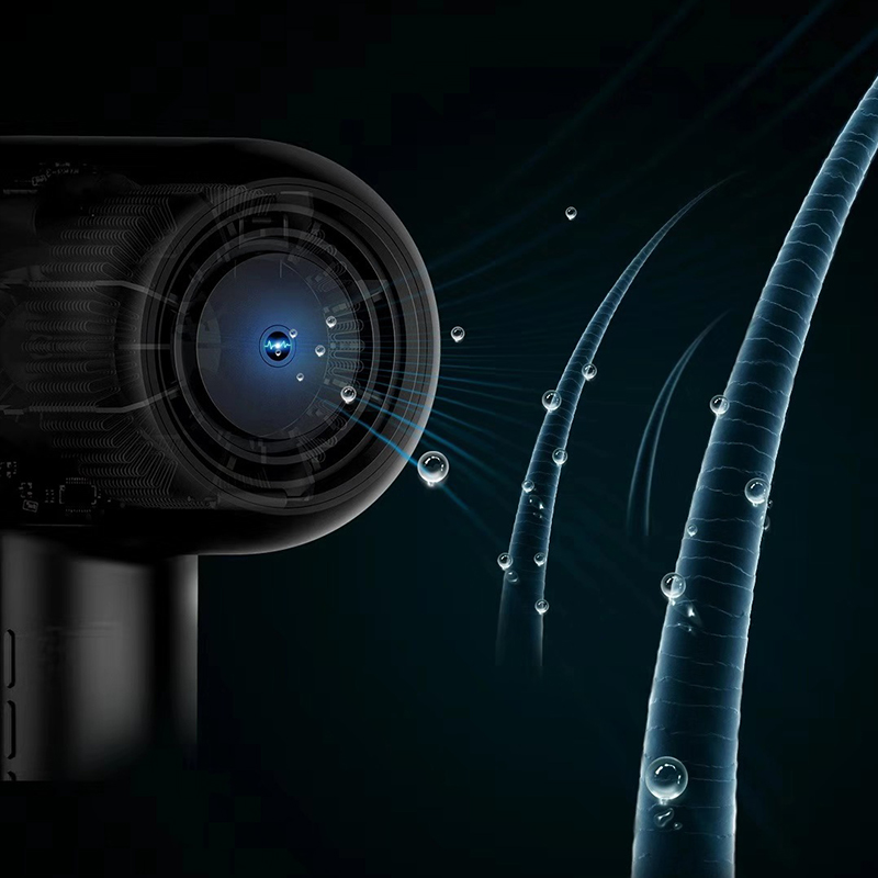 拥有独特Nanoi 技术可以从空气中吸取水分,并为头发注入富含水分的离子,帮助增强头发的柔顺度和光泽感。同时能够形成一层保护涂层,让头发的水分保持在15%的黄金水分状态。