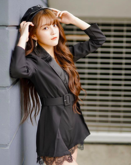 救援这件事不一定是要YB才能做的,她目前还是想做一个负责唱歌跳舞的人就好了