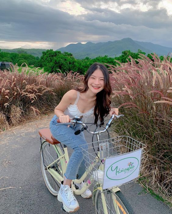 当人情绪低落时，都会有不想做任何事情的心情。但其实这时最好的方法是出去运动，像是跑步、瑜伽或去健身房运动，运动后心情很快就会好起来，长期坚持还有利于改善抑郁症。