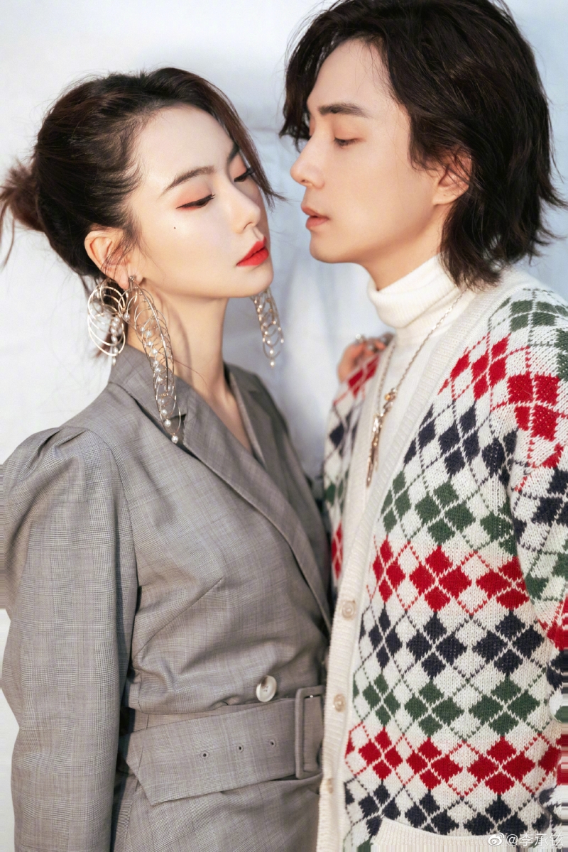 戚薇李承铉作为一对跨国夫妇，一直都很恩爱。