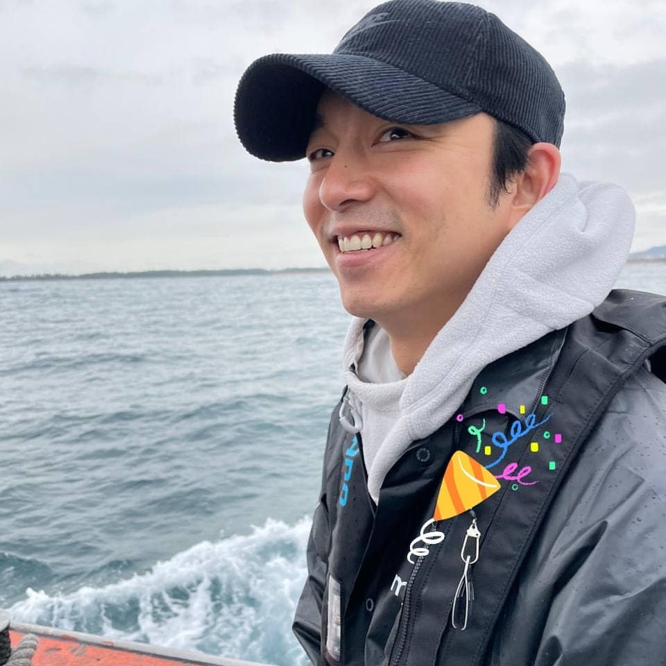 后来有粉丝爆料说这张照片原来是李栋旭拍的！