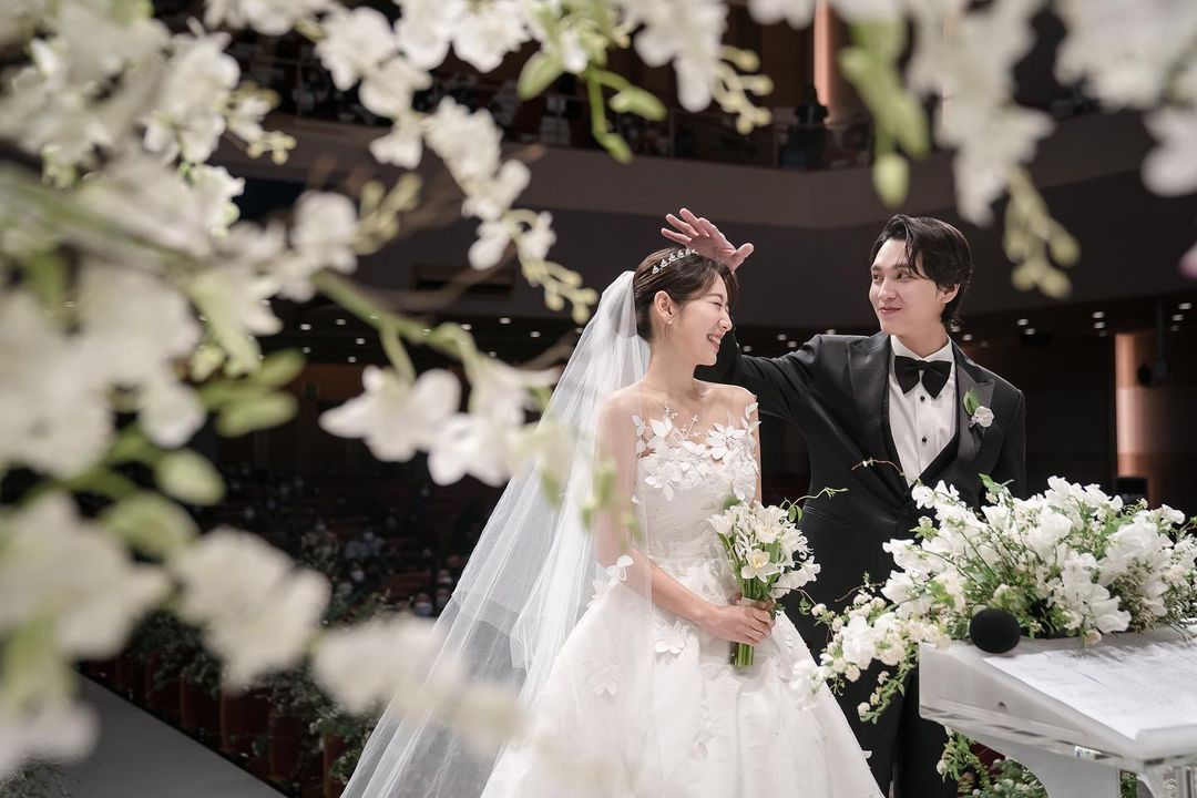 朴信惠和崔泰俊婚礼场景~好唯美浪漫!