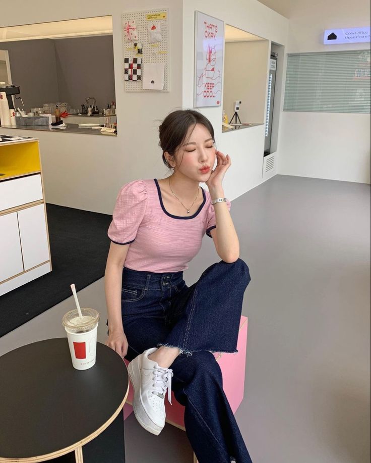 有越来越多饮料都号称无糖,减肥期间也可以放心的喝。但其实这些无糖饮料使用的代糖,像是阿斯巴甜、安赛蜜等甜味剂,这会影响味蕾感受甜度的能力,还会刺激食欲使人更容易吃胖哦!