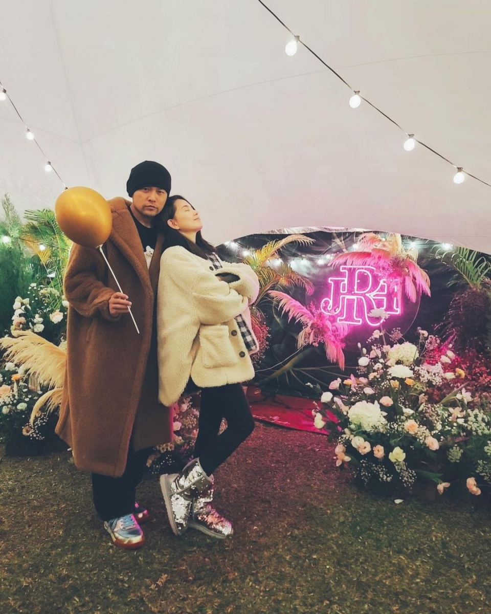 昆凌在老公生日大日子里也不忘晒放闪文表示「Happy Birthday, 我的依靠」