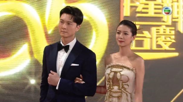 蔡思贝和王浩信合作《踩过界》频频传出绯闻,更有消息指出陈自瑶和蔡思贝的关系闹僵,有她在的场合陈自瑶绝对不会出席、也坚决不会合作同框拍戏。