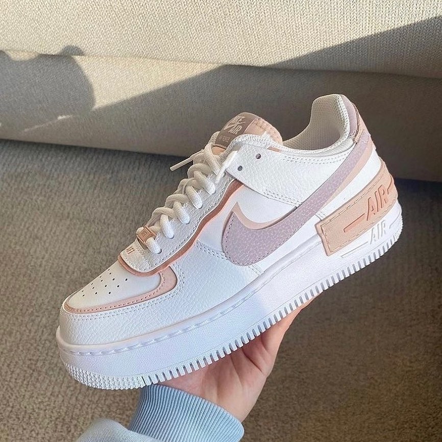 Nike Air Force 1 Shadow 「干燥玫紫」已经在大马可以买到咯~大家不妨可以到 Nike (RM 455)查看产品详情哟!❤️