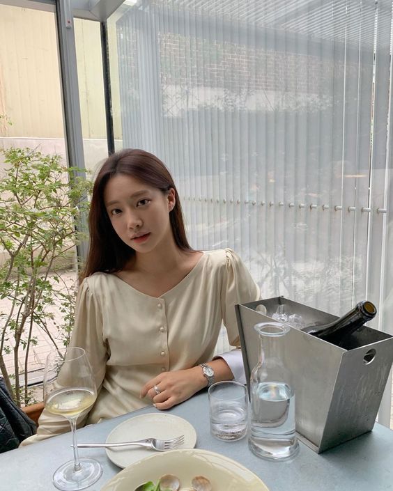 减肥期间也可以放心吃肉,但要选选择优质的动物蛋白,这才能够帮助增加饱腹感。像是鱼虾、鸡肉、牛肉等都是优质蛋白,可以抑制脂肪形成的荷尔蒙分泌,可以帮助减少赘肉的产生哦。