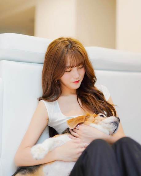 她曾遭受网络霸凌,就是因为她经常去做一些慈善活动