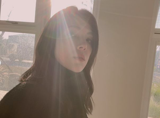 最近许玮甯更在社交网络Instagram上传了3张疑似出自是“老公邱泽视角”的照片