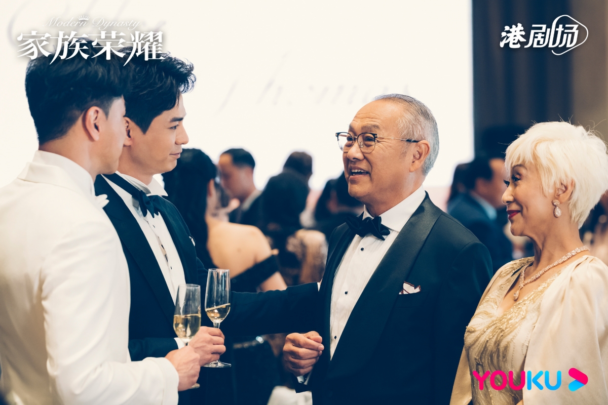 《家族荣耀》故事之所以引人入胜,那都是因为它是真实事件改编的~所有故事细品原来都是「瓜」~想要拍出一部好剧,果然灵感来自于「生活」会更加贴切,更加抓住观众的心。