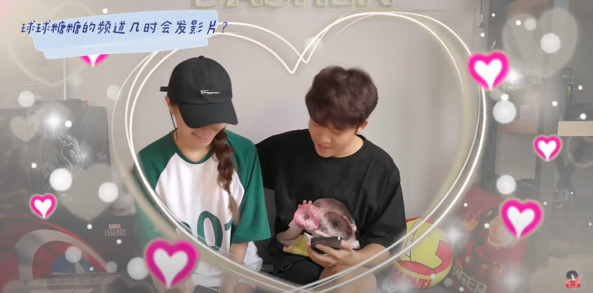 祝福两人能够继续甜甜蜜蜜幸福地在一起啦~