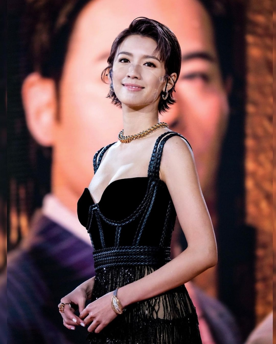 虽然合照里不见蔡思贝的踪影,但也有传闻指出蔡思贝也是交流团的成员之一将一起赴中国参与这档节目。