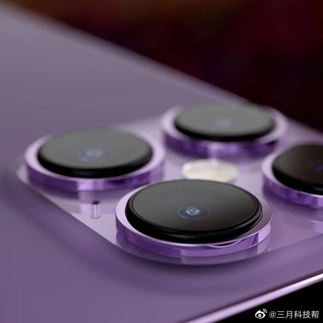 从最新渲染图明显易见,iPhone 14 将首次采用四摄方案,这个摄像头的作用可能是要补齐远摄部分的弱项,潜望式的长焦镜头不管多远都能轻松拍出清晰画质