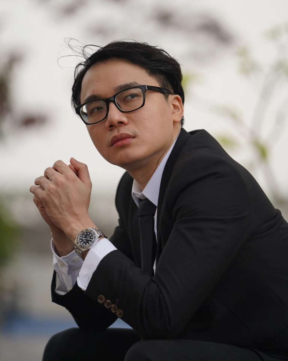 林尚进表示这个非礼他人的新闻出街后，不仅被网友:网红骂了半年就连厂商也不敢找自己业配，损失了很多代言。