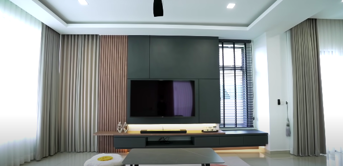 再加上简约风的电视墙～