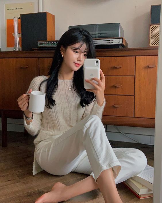 日常除了使用肌肤外用的护肤保养品，再搭配内服保健品，可以达到双倍变美的效果哦～尤其是担心自己素颜时肌肤会显得暗沉无光，靠内服可以打造出元气的好气色