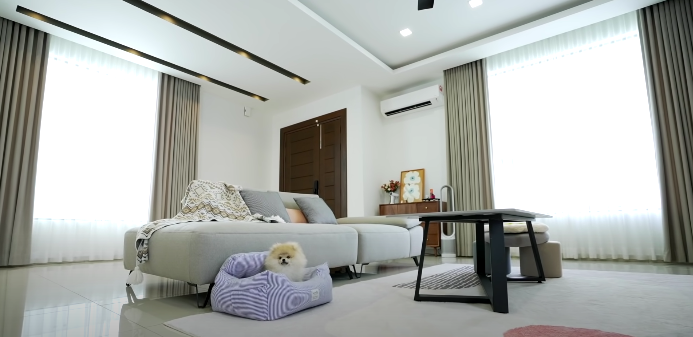 他们家的整体风格是比较偏北欧风现代摩登设计