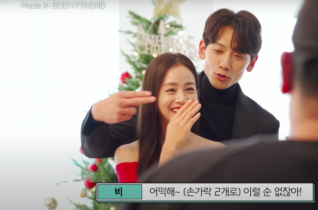 让Rain忍不住炫耀又幽默地说到「这个…我们泰希脸太小了嘛」,还问「怎么办,总不能用两根手指挡住吧!」